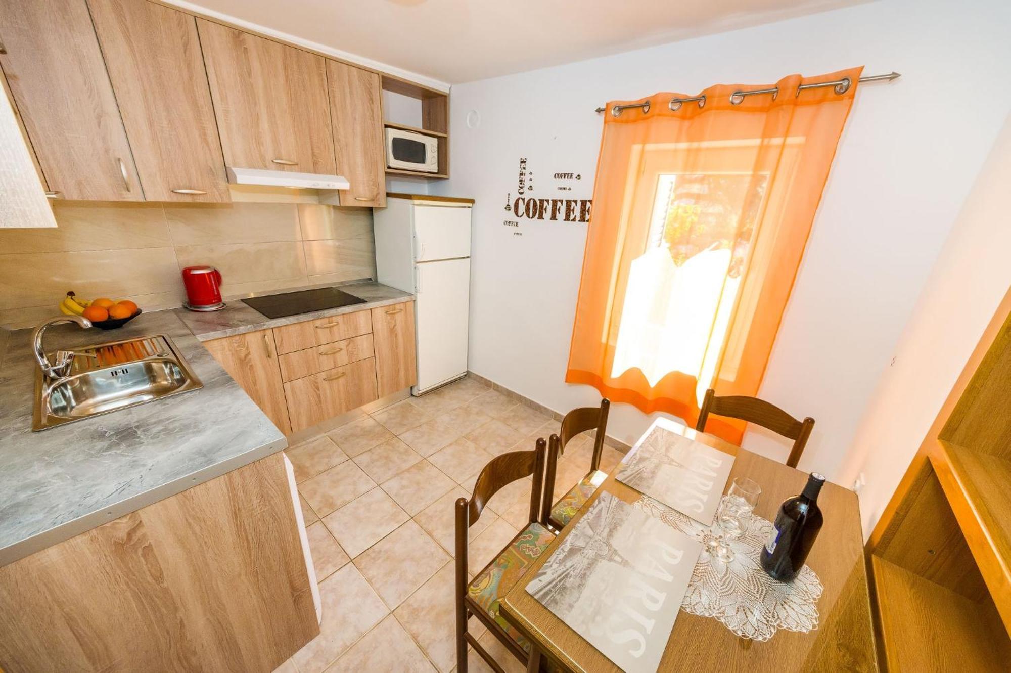 Apartments With A Parking Space Nin, Zadar - 10414 Bilik gambar