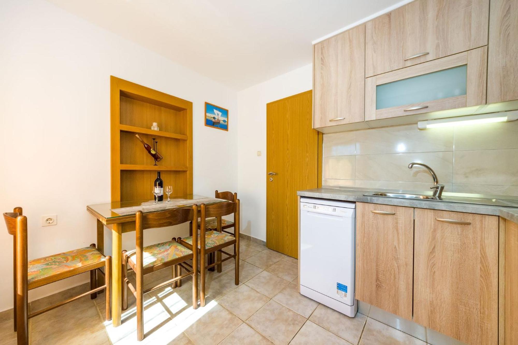 Apartments With A Parking Space Nin, Zadar - 10414 Bilik gambar